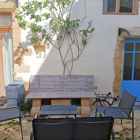 T2 Duplex "Chez Evelyne" Apartman Remoulins Kültér fotó