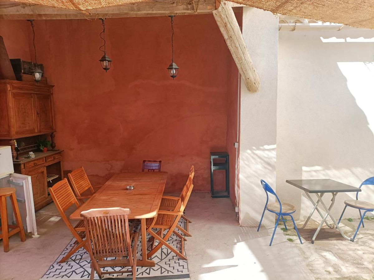 T2 Duplex "Chez Evelyne" Apartman Remoulins Kültér fotó