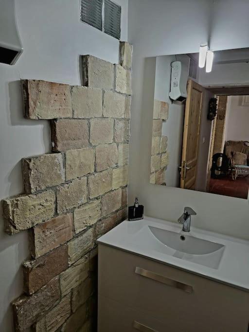 T2 Duplex "Chez Evelyne" Apartman Remoulins Kültér fotó